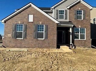 20847 Calabrese Dr, South Lyon, MI