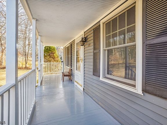 3rd image of 268 Eyland Ave