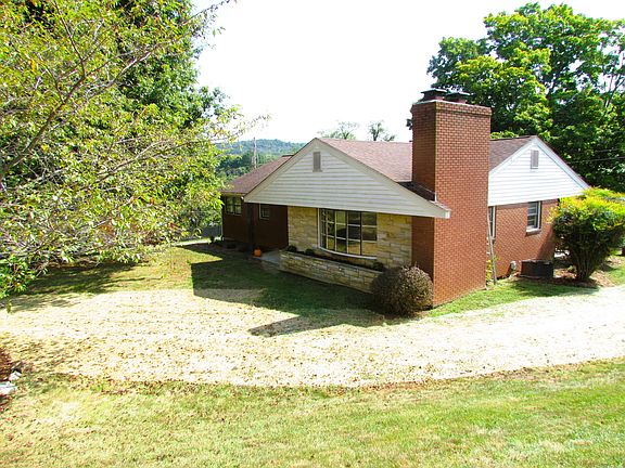 2nd image of 1072 Mineral Springs Dr