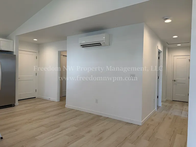 1019 Peach Rd — Photo 5