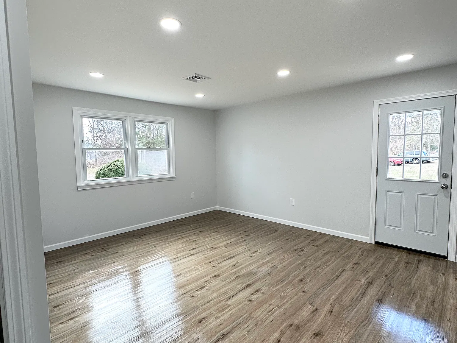 2 bed, 676 sqft, $1,750 — Photo 2