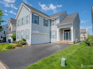 31 Hawthorn Dr, Plainsboro, NJ 08536