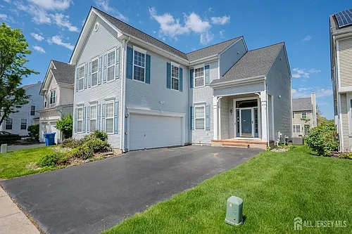 31 Hawthorn Dr Photo 1