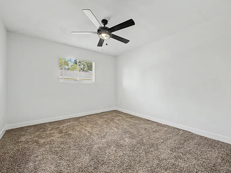 217 N Elm St #H — Photo 24