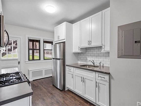 5th image of 18 N Washington St #1R