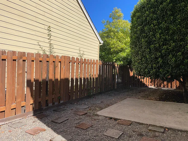 347 NW 207th Ave — Photo 25