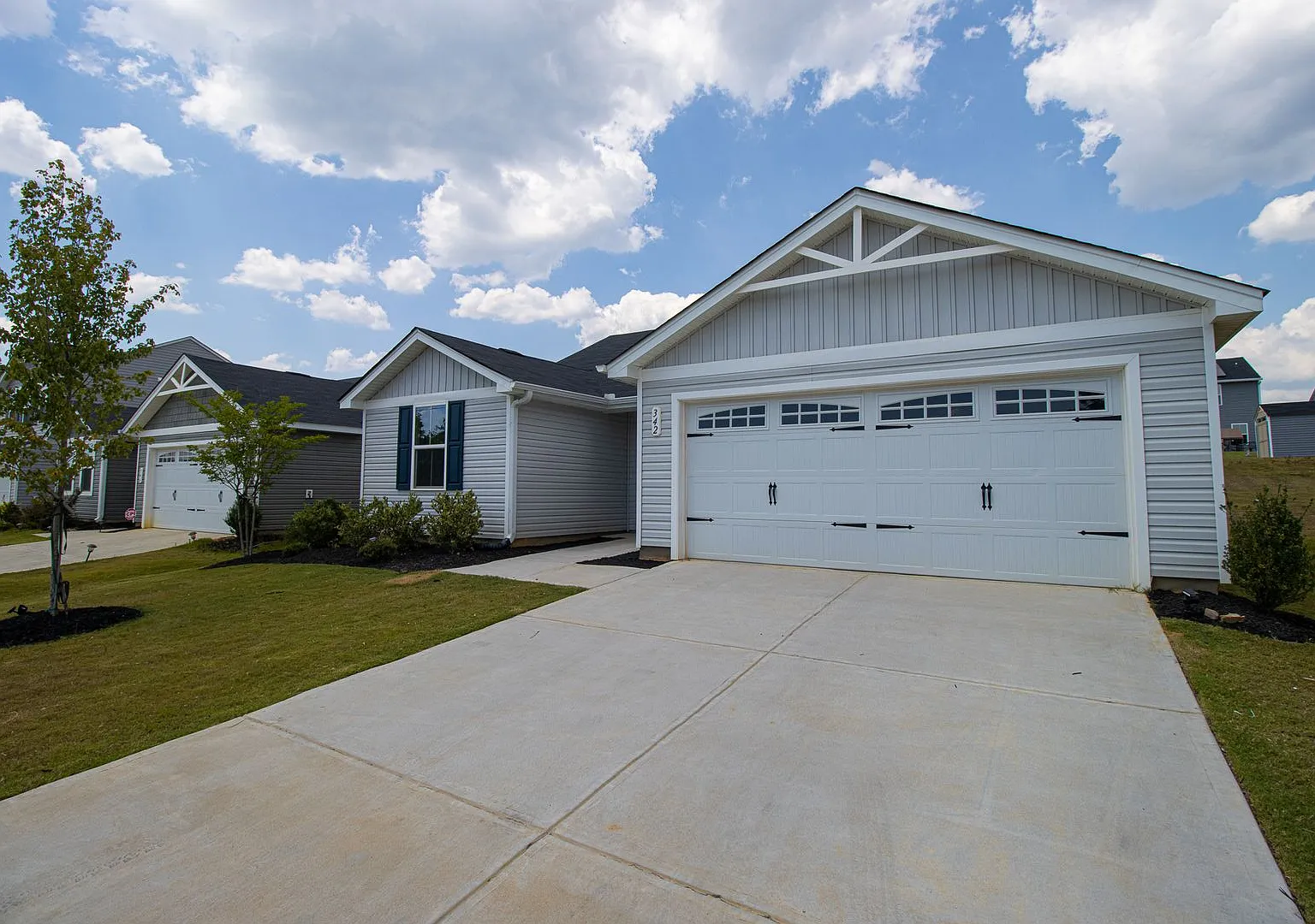 Gorgeous 3 Bedroom, 2 Bath ~ Minutes to Fort Jackson ~ Available Mid October! — Photo 2