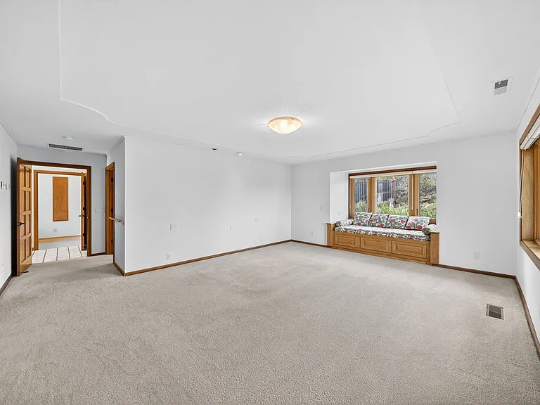 18750 Castle Hill Dr — Photo 25