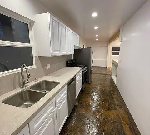 5th image of 1219 N Harper Ave