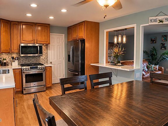 4th image of 1055 Farmingdale Road