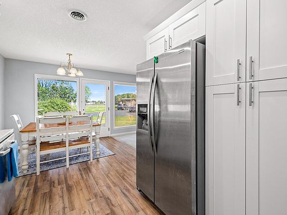 5th image of 1540 Sunrise Blvd