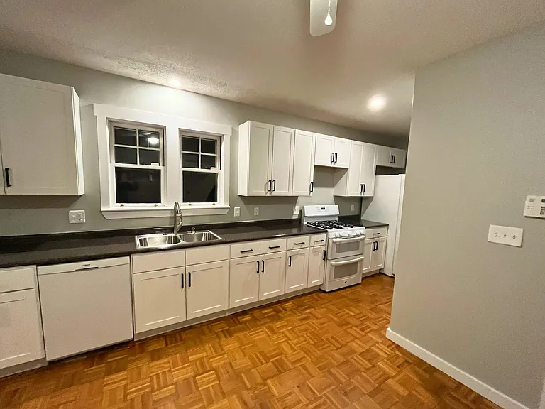9 Nelson St #1 — Photo 15