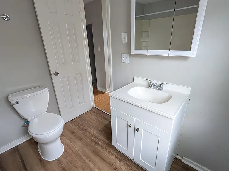 549 Valley St #22 — Photo 6