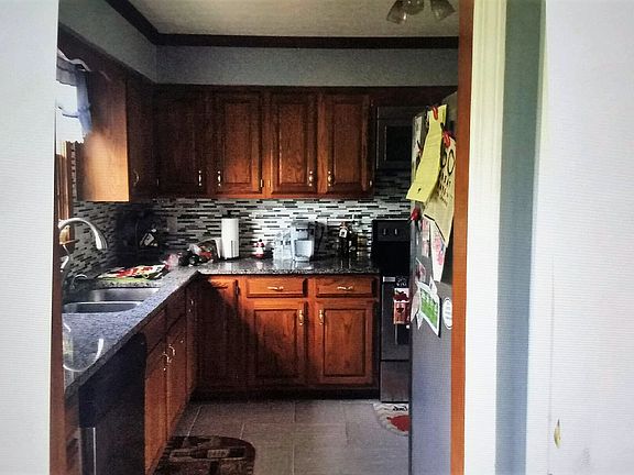 4th image of 125 Huckleberry Way