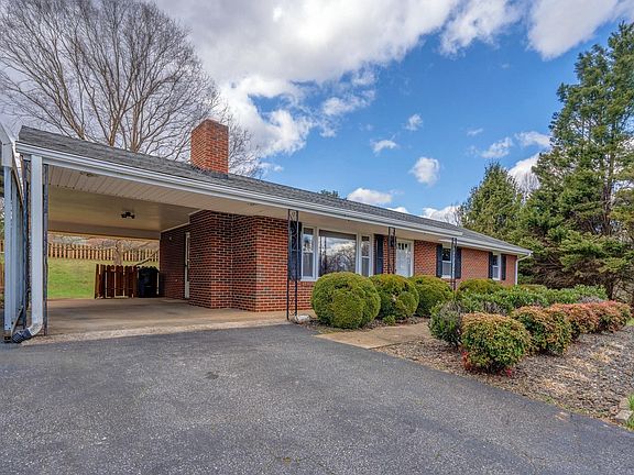 2nd image of 1703 Vista Cir