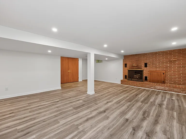 527 Oriole Dr — Photo 10