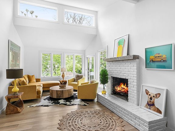 2nd image of 5 Hollyoak Ave