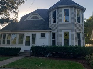 211 N Prairie St #1, Batavia, IL 60510