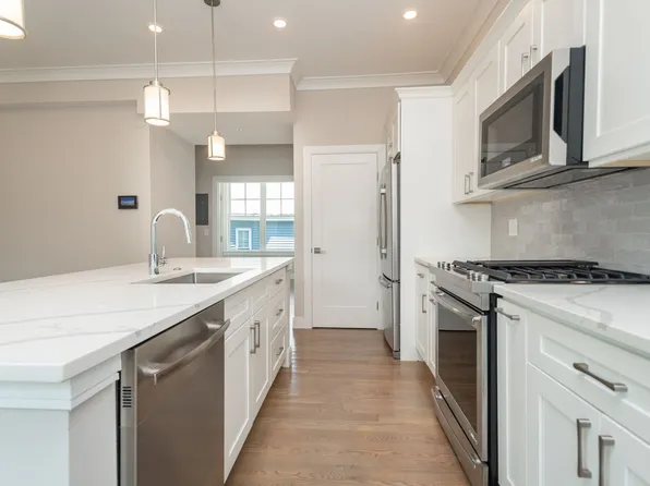 3249 Washington St #3, Jamaica Plain, MA 02130