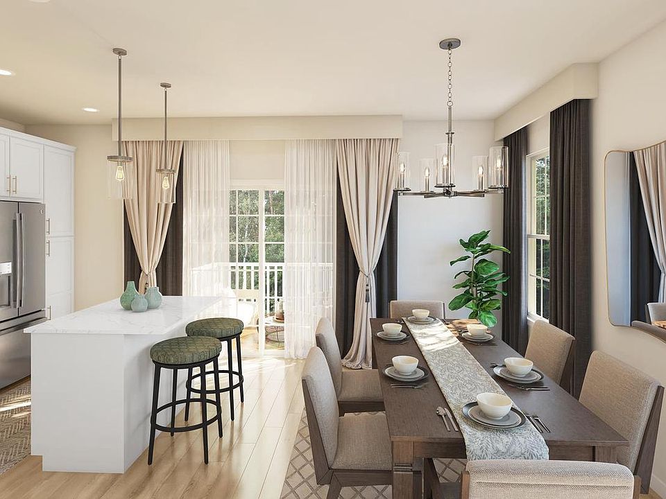 1st image of 2 Little Pond Dr