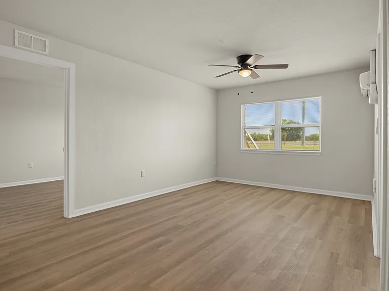 Spanish Moss Eco Apartments — Photo 8