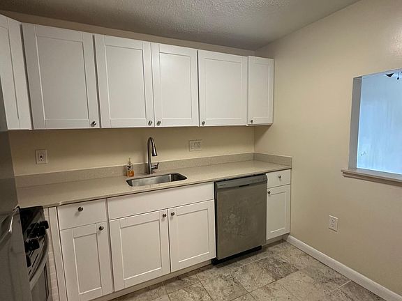 4th image of 55 David Ter APT 17