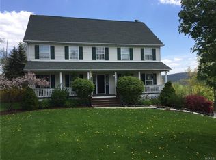22 Vanderbilt Dr, Highland Mills, NY 10930