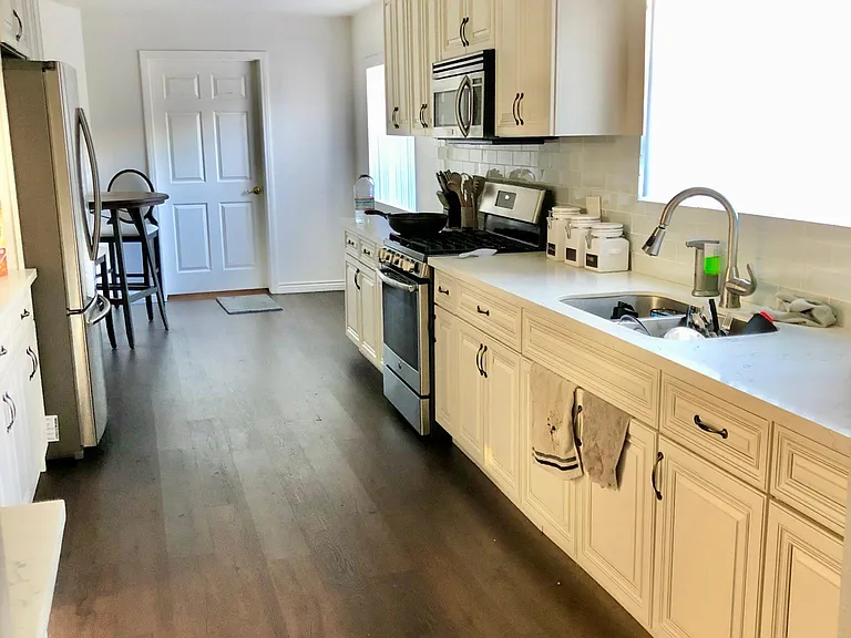large kitchen with plenty of cabinet space
