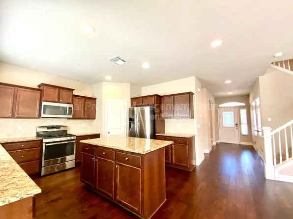 6162 E Farrin Ave, Fresno, CA 93727