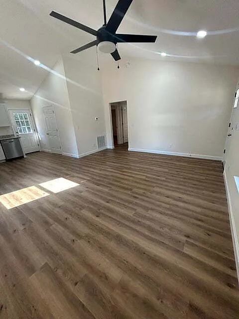 2 bed, 1.0 bath, 806 sqft, $1,500 — Photo 3