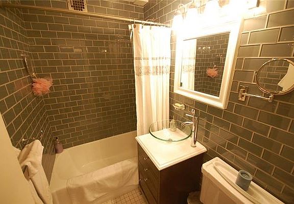 4th image of 420 E 55th St APT 12L