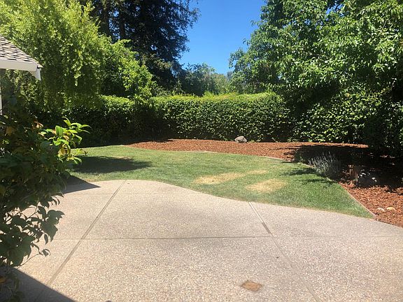 2nd image of 30 Versailles Ct