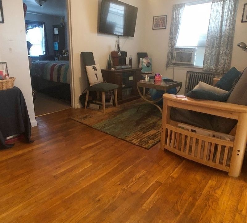 1st image of 2553 43rd St #2