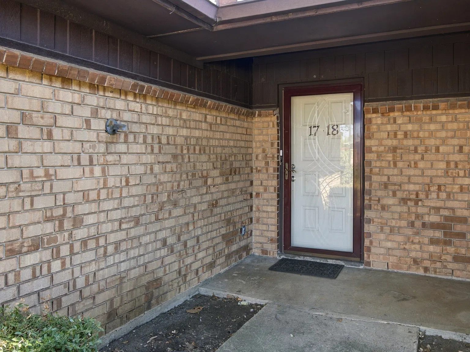 4 bed, 2.5 bath, 1733 sqft, $1,850 — Photo 3