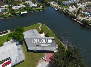 125 Aucila Rd, Cocoa Beach, FL 32931