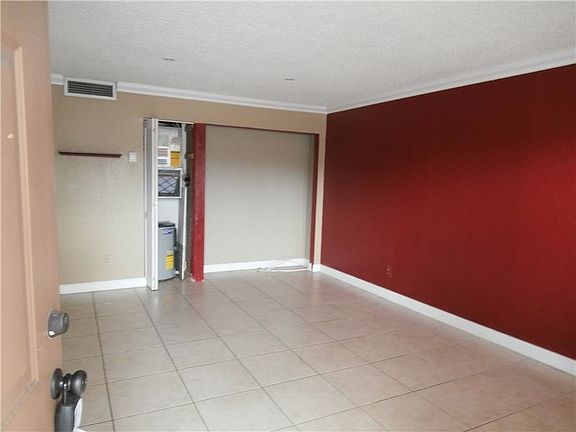 5th image of 400 NW 65th Ave APT 106