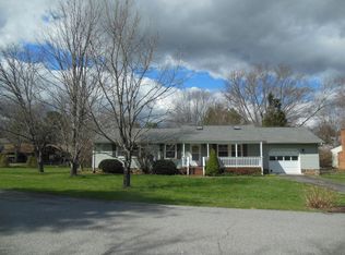 2010 Scott Dr, Blacksburg, VA
