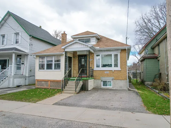 137 2nd Ave E, North Bay, ON P1B 1L3