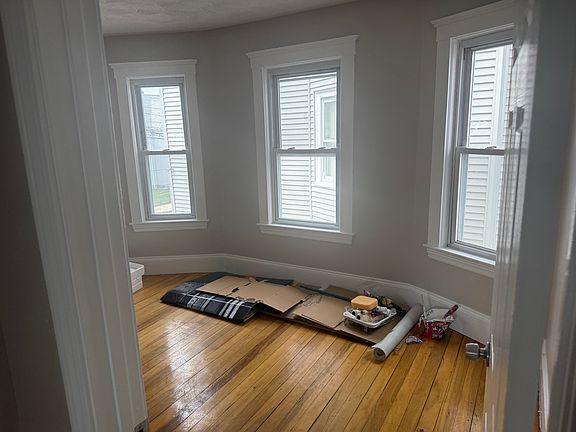 5th image of 39 Edith St #2