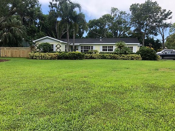 3rd image of 2255 Vero Beach Ave