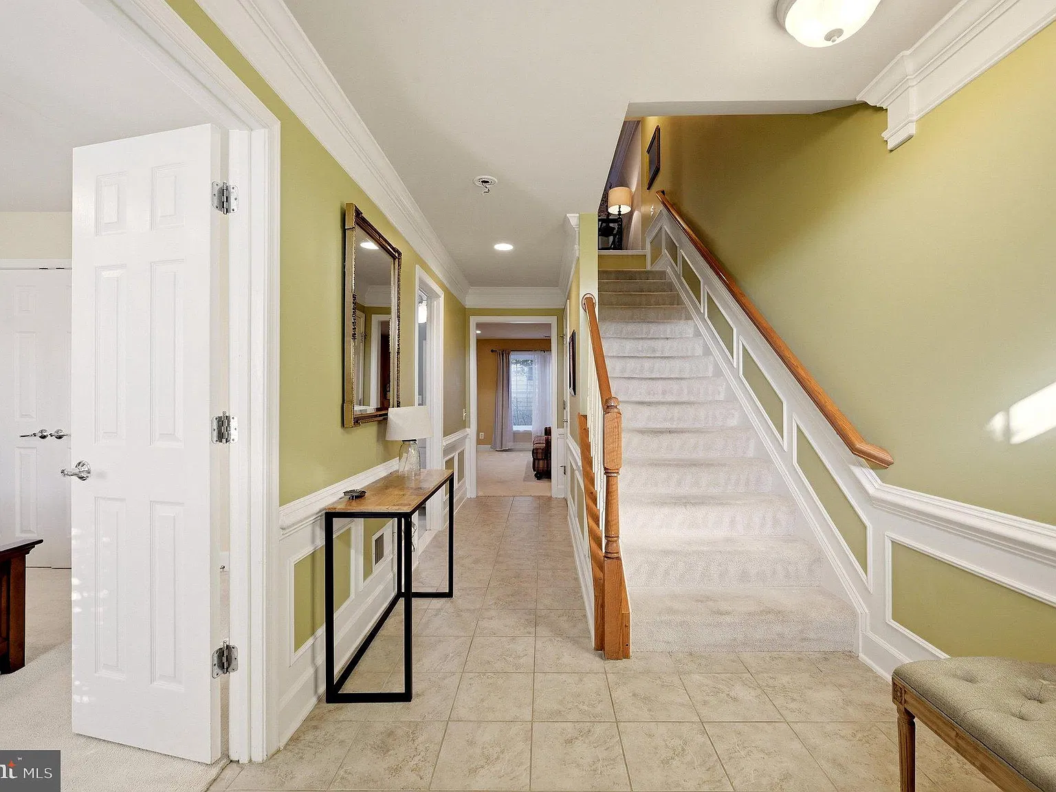 4 bed, 3.5 bath, 2240 sqft, $3,300 — Photo 3