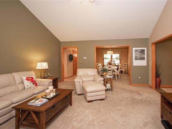 3rd image of 1707 Northbrook Ct