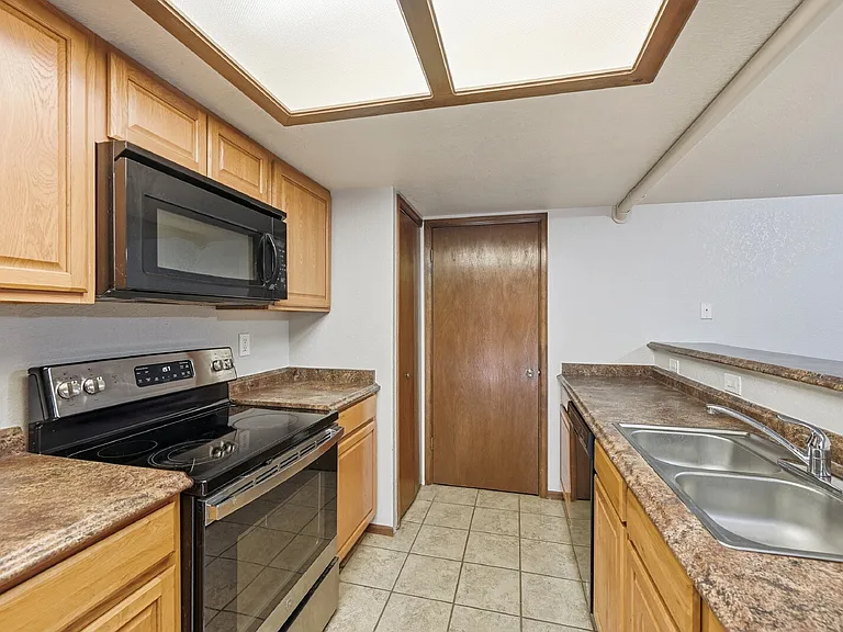 6170 Willow Ln — Photo 16