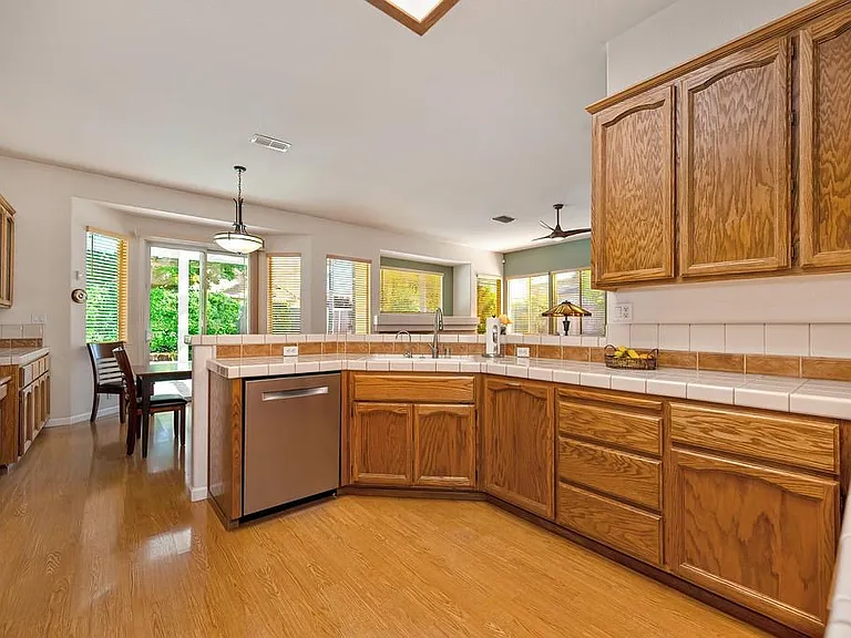 1649 Corbridge Dr — Photo 4