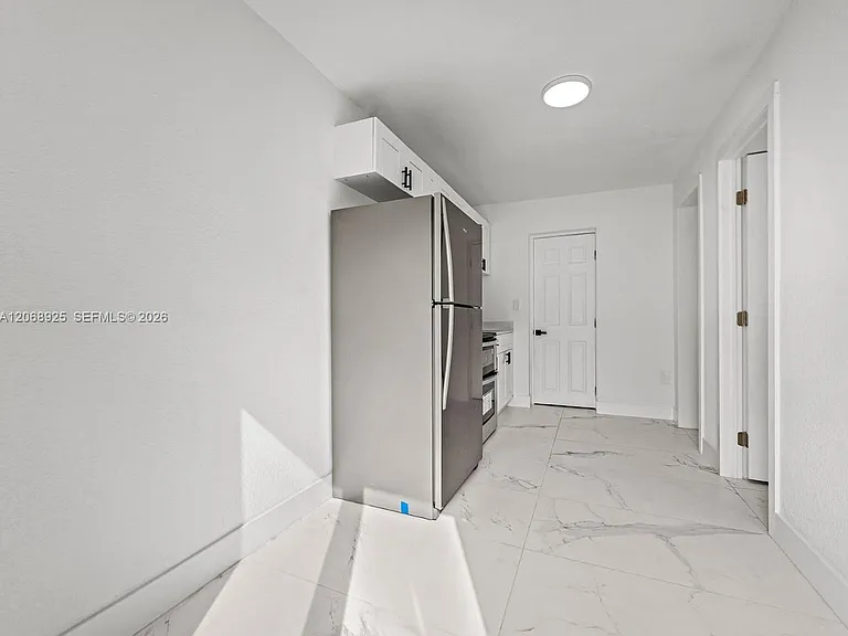 921 NW 22nd Ct #2 — Photo 5