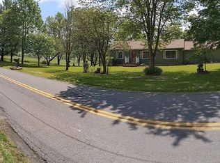 10574 S Middle Rd, Edinburg, VA 22824