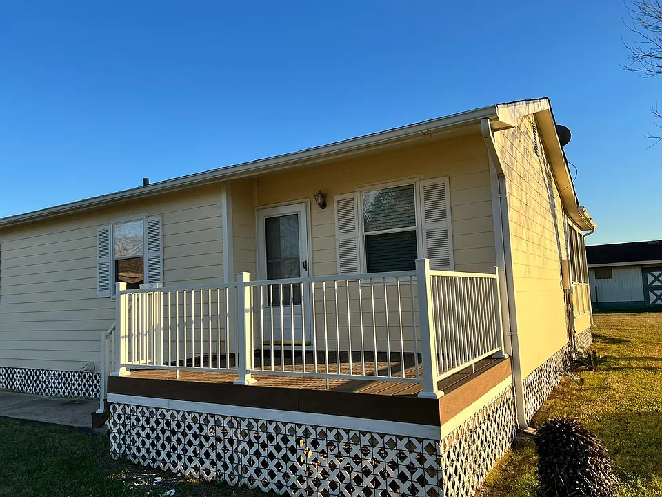 4318 E FM 1462 Rd