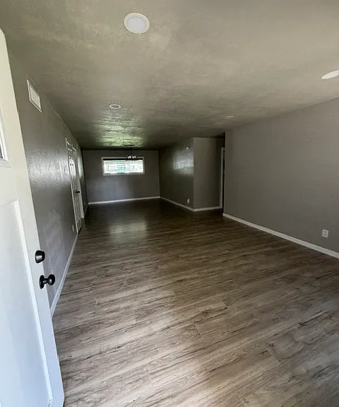 2903 NW 22nd St — Photo 2