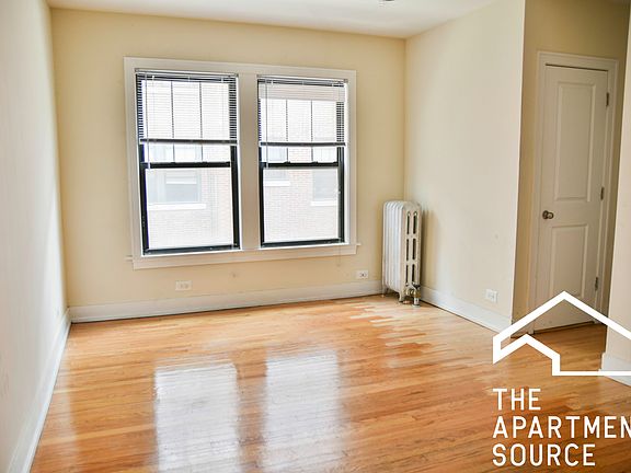 2nd image of 518 W Cornelia Ave APT 213