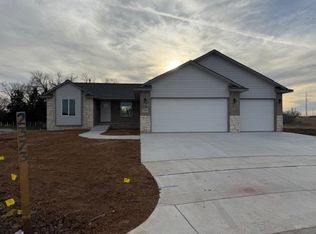 2373 S Saddle Cir, Wichita, KS 67235
